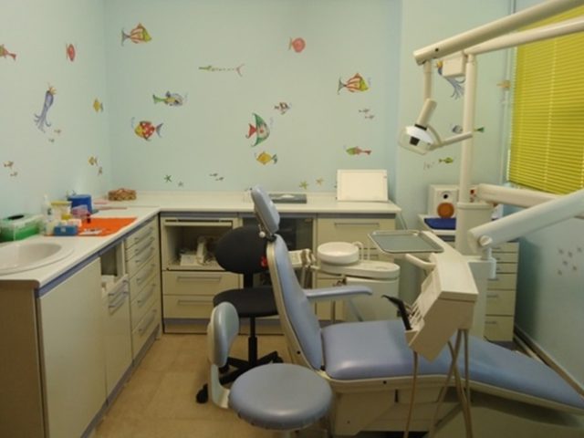 ΠΑΙΔΟOΔΟΝΤΙΑΤΡΟΣ ΒΡΙΛΗΣΣΙΑ | ΑΠΟΣΤΟΛΟΠΟΥΛΟΥ ΔΑΦΝΗ