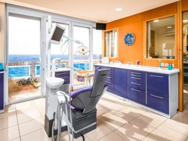 ΧΕΙΡΟΥΡΓΟΣ ΟΔΟΝΤΙΑΤΡΟΣ ΡΟΔΟΣ | ΓΛΥΝΟΣ ΓΕΩΡΓΙΟΣ