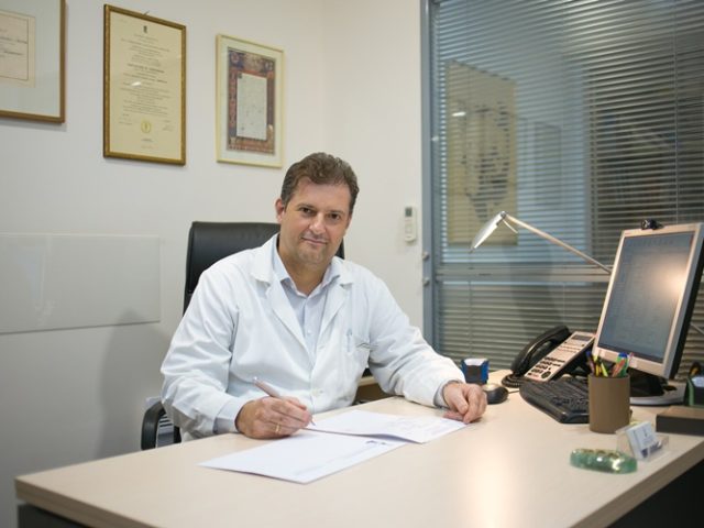 ΜΙΚΡΟΒΙΟΛΟΓΙΚΟ ΕΡΓΑΣΤΗΡΙΟ ΒΟΥΛΑ | ΑΠΟΣΤΟΛΑΚΗΣ ΚΩΝΣΤΑΝΤΙΝΟΣ