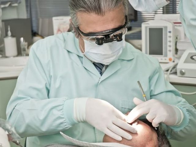 ΧΕΙΡΟΥΡΓΟΣ ΟΔΟΝΤΙΑΤΡΟΣ ΑΧΑΡΝΕΣ | ΣΜΠΡΙΝΗΣ ΑΝΑΣΤΑΣΙΟΣ
