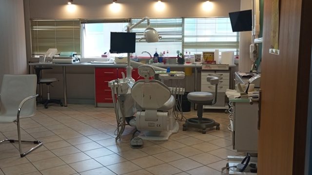Χειρουργός Οδοντίατρος Λουτράκι Κορινθίας | Lake Dental LTD
